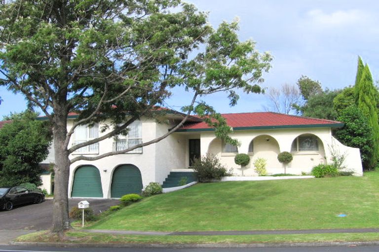 Photo of property in 20 Prince Regent Drive, Half Moon Bay, Auckland, 2012