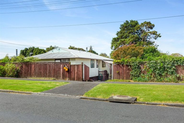 Photo of property in 1/18 Arney Road, Ranui, Auckland, 0612