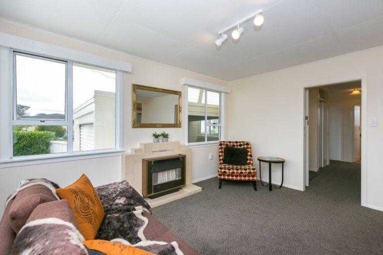Photo of property in 18 Gisborne Terrace, Opunake, 4616