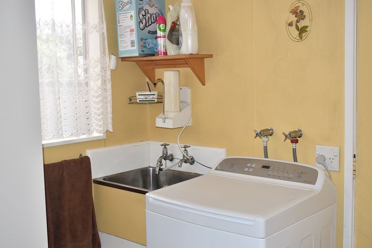 Photo of property in 23 Seddon Street, Carterton, 5713