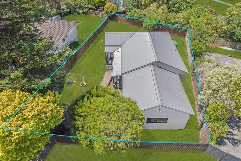 Photo of property in 14 Mile Place, Henderson, Auckland, 0612