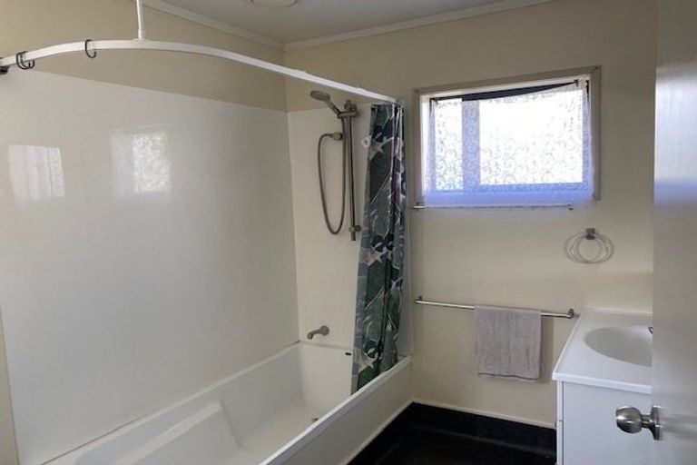 Photo of property in 5 Foundation Place, Glen Eden, Auckland, 0602