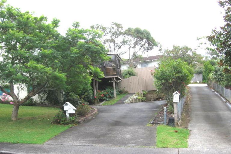 Photo of property in 27 Regency Place, Sunnynook, Auckland, 0632