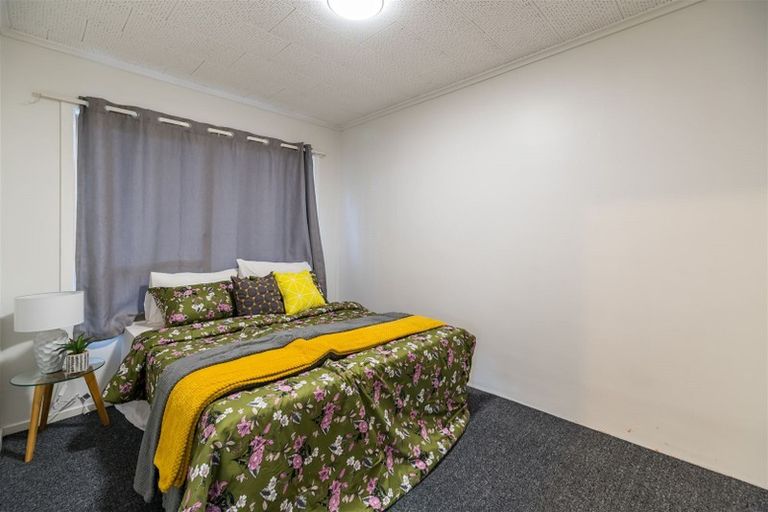 Photo of property in 302 Swanson Road, Henderson, Auckland, 0610