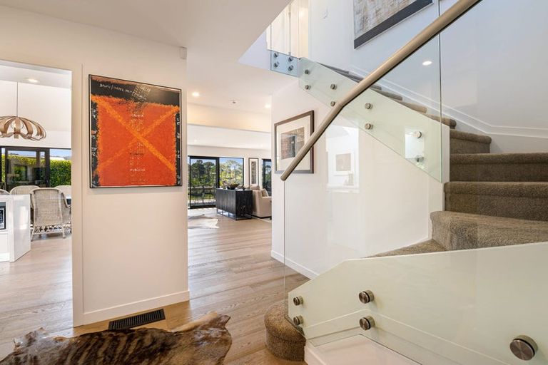 Photo of property in 10 York Terrace, Riverhead, 0820