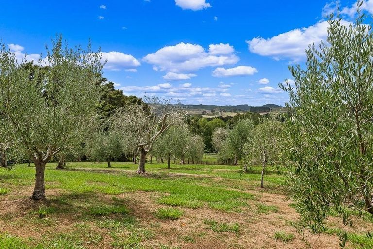 Photo of property in 1071 Tauhoa Road, Kaipara Flats, Warkworth, 0984