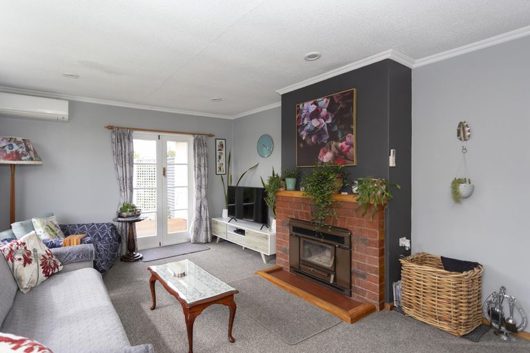 Photo of property in 11 Selwyn Street, South Hill, Oamaru, 9400