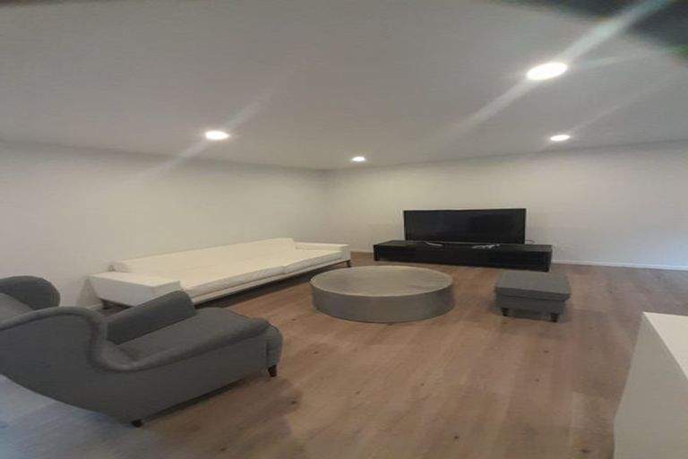 Photo of property in 12 Hazel Glen, Bayview, Auckland, 0629