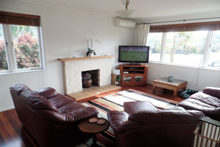 Photo of property in 294 Rangatira Road, Beach Haven, Auckland, 0626