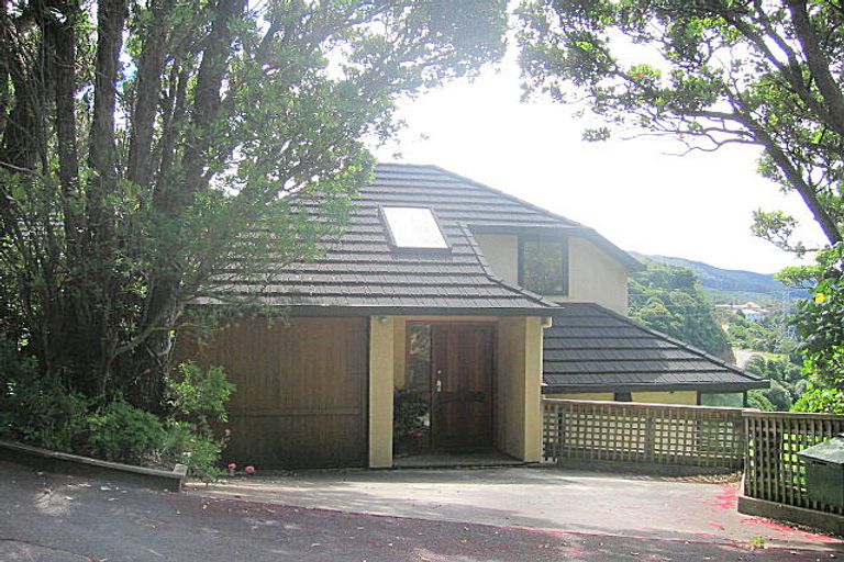 Photo of property in 2 Moana Road, Kelburn, Wellington, 6012
