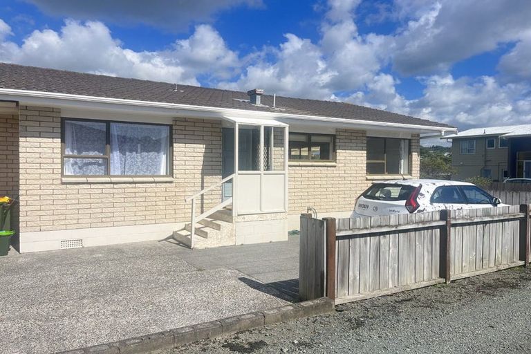 Photo of property in 2/37 Riverside Road, Orewa, 0931
