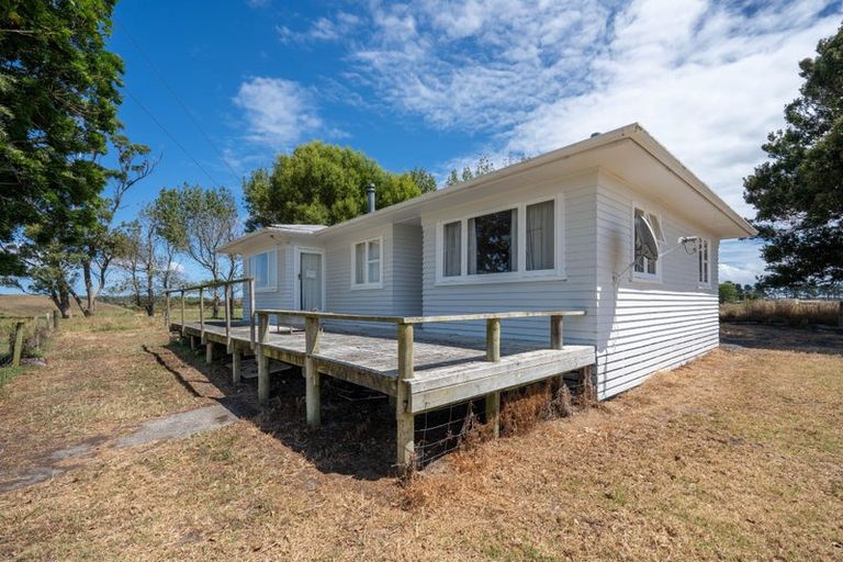 Photo of property in 880 Okahukura Road, Tapora, Wellsford, 0977