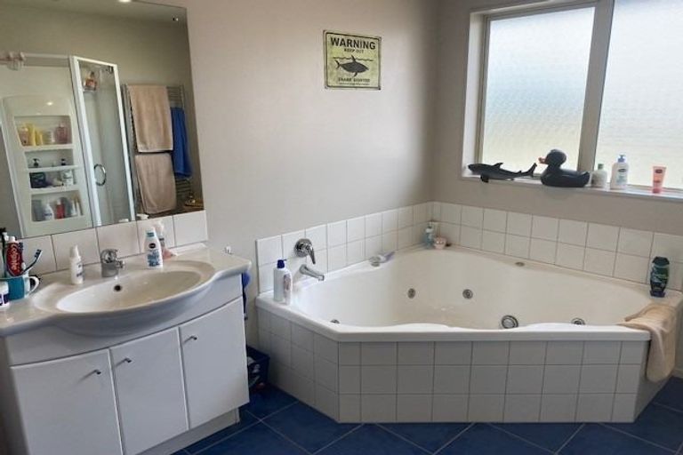 Photo of property in 18 White Pine Avenue, Woodridge, Wellington, 6037