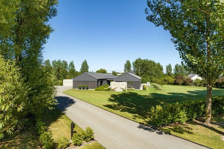Photo of property in 102 Oxford Street, Martinborough, 5711