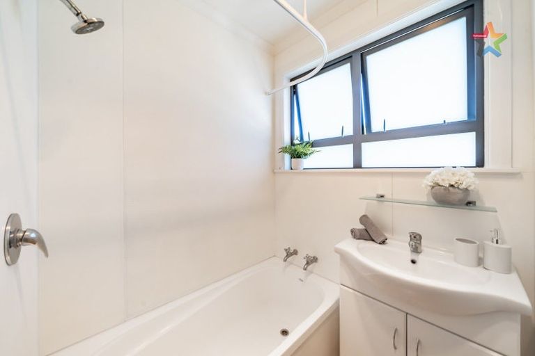 Photo of property in 274 Naenae Road, Naenae, Lower Hutt, 5011