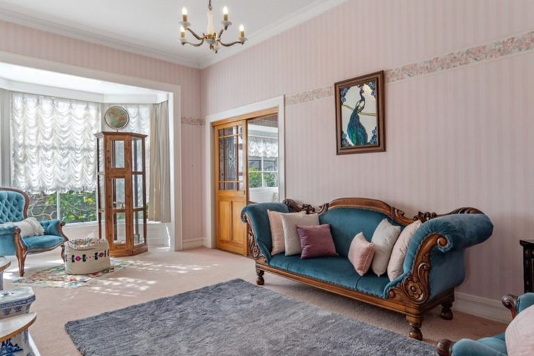 Photo of property in 90 Edgecumbe Road, Tauranga, 3110