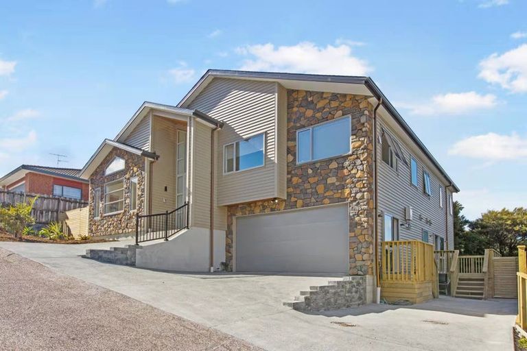 Photo of property in 24 Lorikeet Place, Unsworth Heights, Auckland, 0632