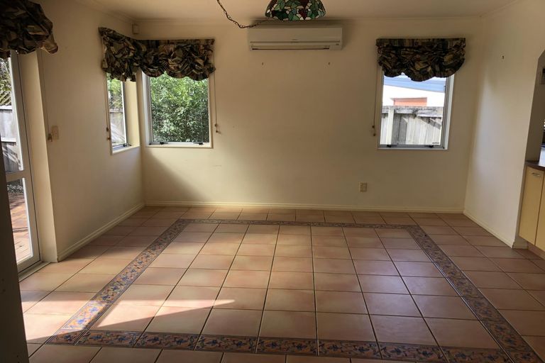 Photo of property in 46 Millstream Drive, Henderson, Auckland, 0610