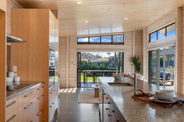 Photo of property in 7 Yardley Street, Avonhead, Christchurch, 8042
