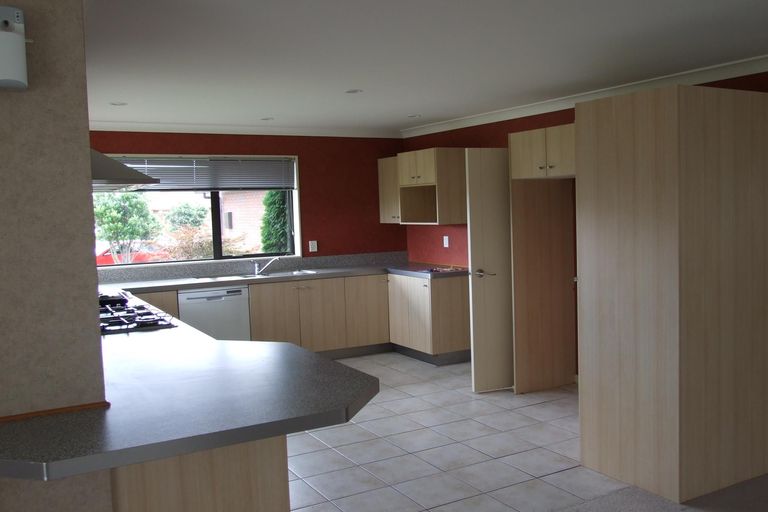 Photo of property in 129 Ruapehu Drive, Fitzherbert, Palmerston North, 4410