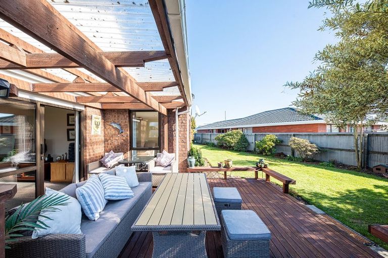 Photo of property in 156 Sawyers Arms Road, Northcote, Christchurch, 8052