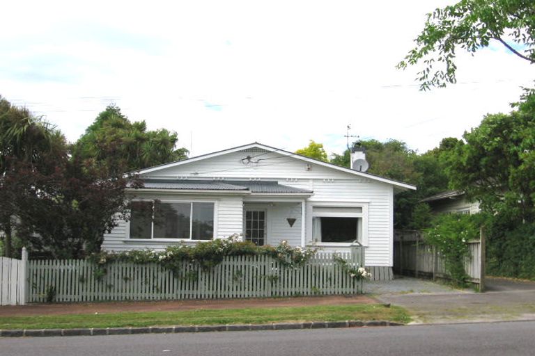 Photo of property in 14a Miller Street, Point Chevalier, Auckland, 1022