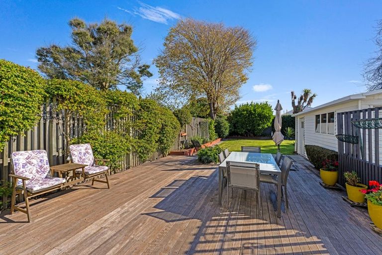 Photo of property in 35 Cleveland Street, Edgeware, Christchurch, 8013