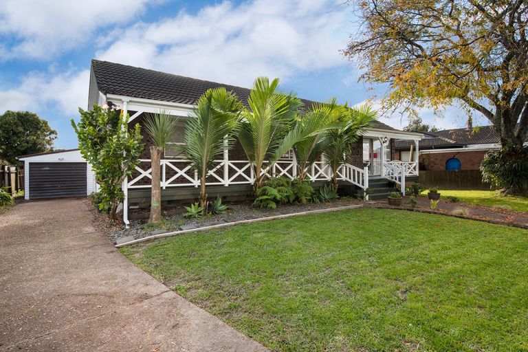 Photo of property in 5 Palm Court Drive, Glen Eden, Auckland, 0602