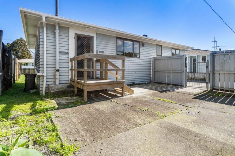 Photo of property in 15 Ranum Road, Papatoetoe, Auckland, 2025