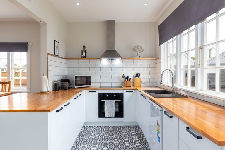 Photo of property in 154 Shaw Avenue, New Brighton, Christchurch, 8083