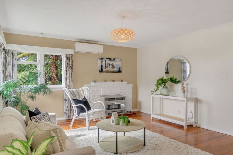 Photo of property in 9 Chester Road, Tawa, Wellington, 5028