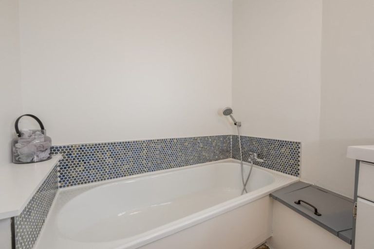 Photo of property in 136 Winchester Street, Levin, 5510