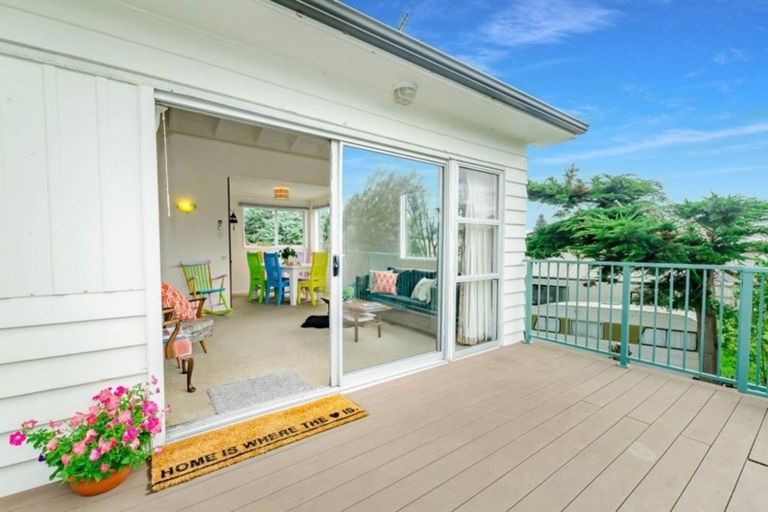 Photo of property in 10 Konini Crescent, Waikanae Beach, Waikanae, 5036