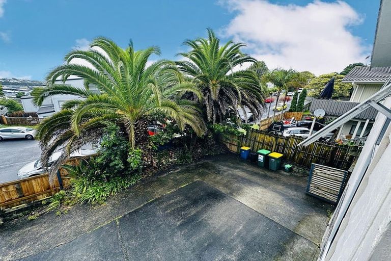 Photo of property in 10 Celeste Place, Totara Vale, Auckland, 0627