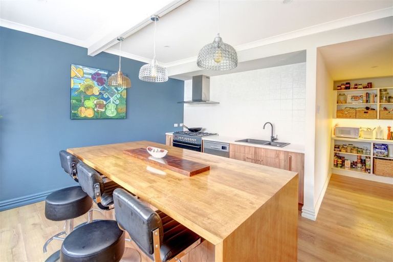 Photo of property in 51 Easther Crescent, Kew, Dunedin, 9012