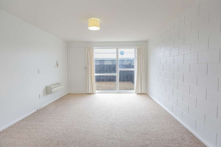 Photo of property in 8/20a Dickson Crescent, Hornby, Christchurch, 8042