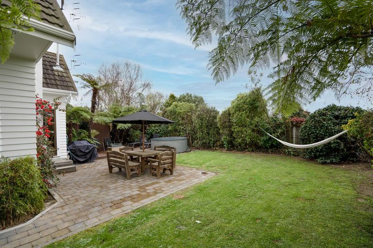 Photo of property in 6 Centennial Drive, Hokowhitu, Palmerston North, 4410