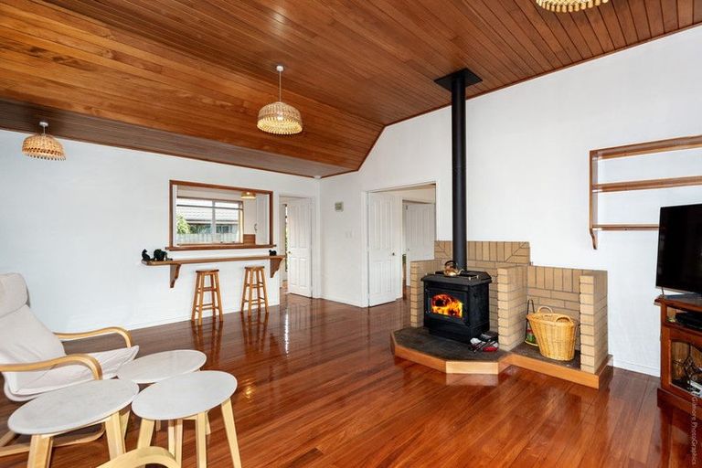 Photo of property in 54 Apsley Drive, Avonhead, Christchurch, 8042