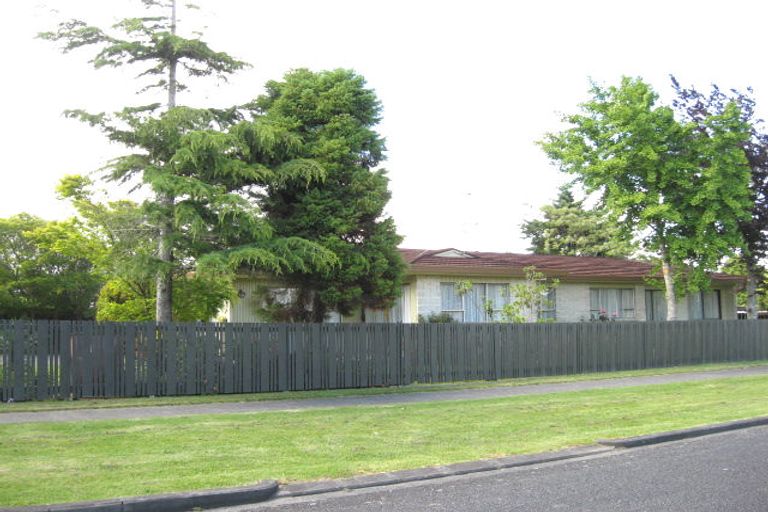 Photo of property in 1-3 Cross Street, Drury, 2113