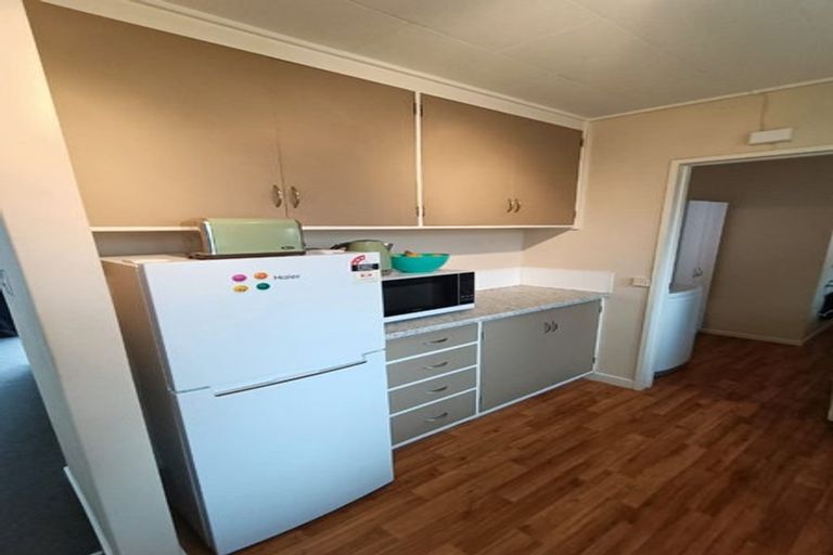 Photo of property in 2/45 Royal Street, Upper Hutt, 5018