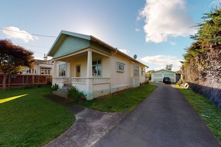 Photo of property in 14 Hunia Street, Marton, 4710