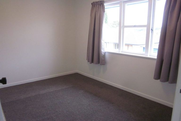 Photo of property in 458 Glenfield Road, Glenfield, Auckland, 0629