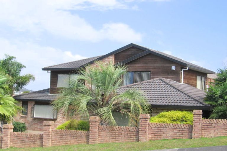 Photo of property in 13 Arirang Rise, Pinehill, Auckland, 0632