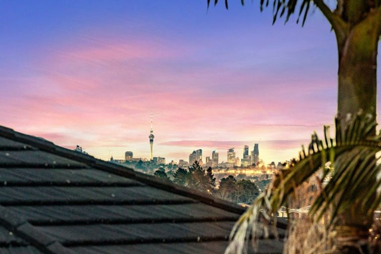 Photo of property in 7 Kerridge Close, Shamrock Park, Auckland, 2016