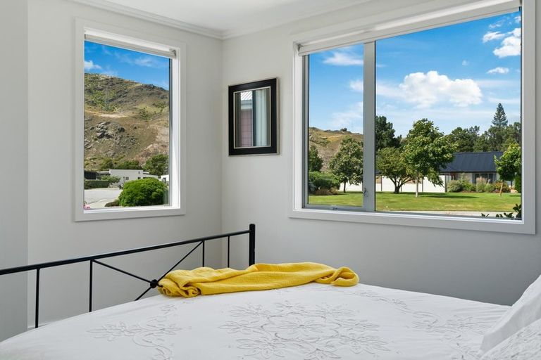 Photo of property in 16 Sunhaven Cove, Cromwell, 9310