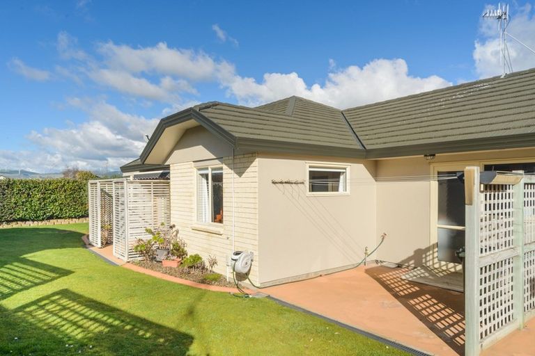 Photo of property in 9 Foxtail Fern, Kelvin Grove, Palmerston North, 4414