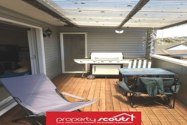 Photo of property in 5a Squirrel Lane, Browns Bay, Auckland, 0630