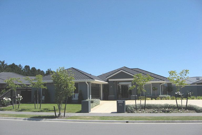 Photo of property in 16 Pohutukawa Crescent, Parklands, Christchurch, 8083