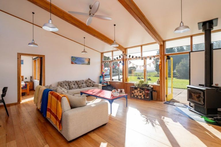 Photo of property in 6 Quarry Hills Fortification Road, Quarry Hills, Tokanui, 9884