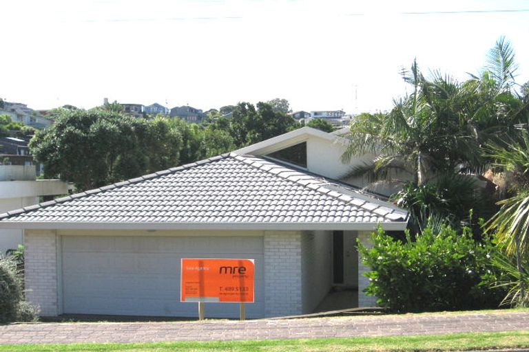 Photo of property in 9 Sandown Road, Rothesay Bay, Auckland, 0630